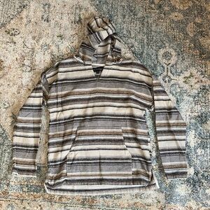 North River Outfitters Hooded Top